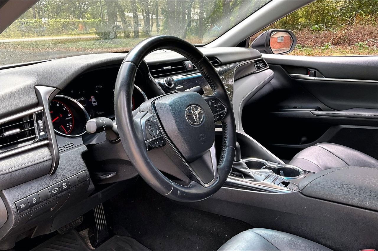 Used 2020 Toyota Camry XSE image 14