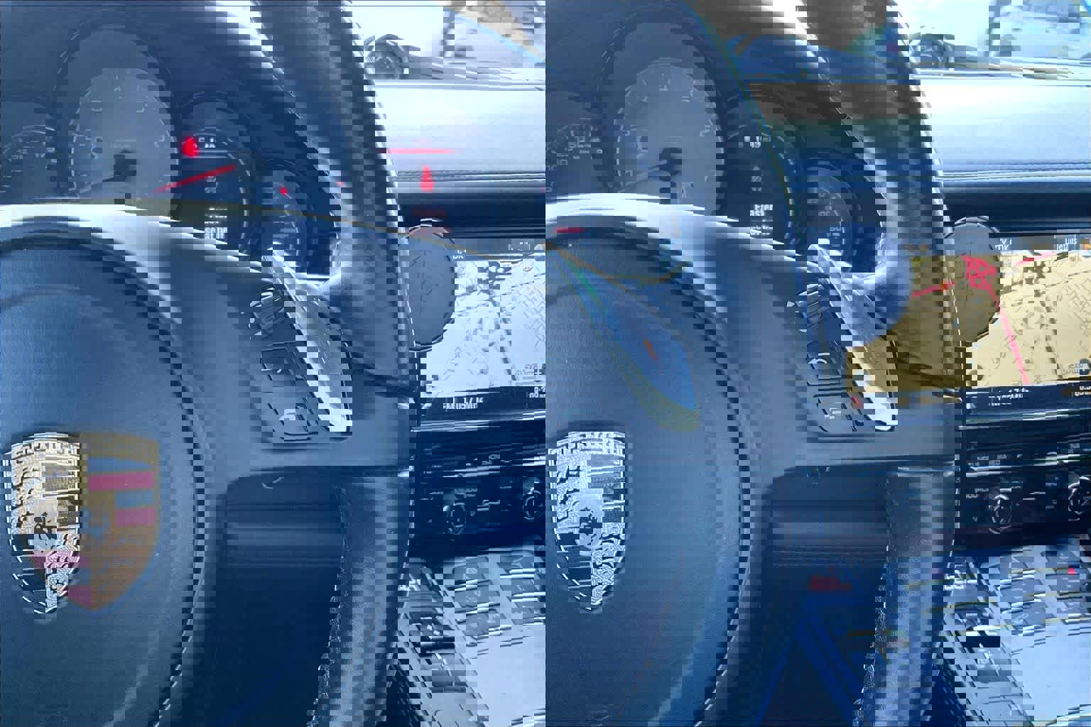 Used 2016 Porsche Panamera S image 25