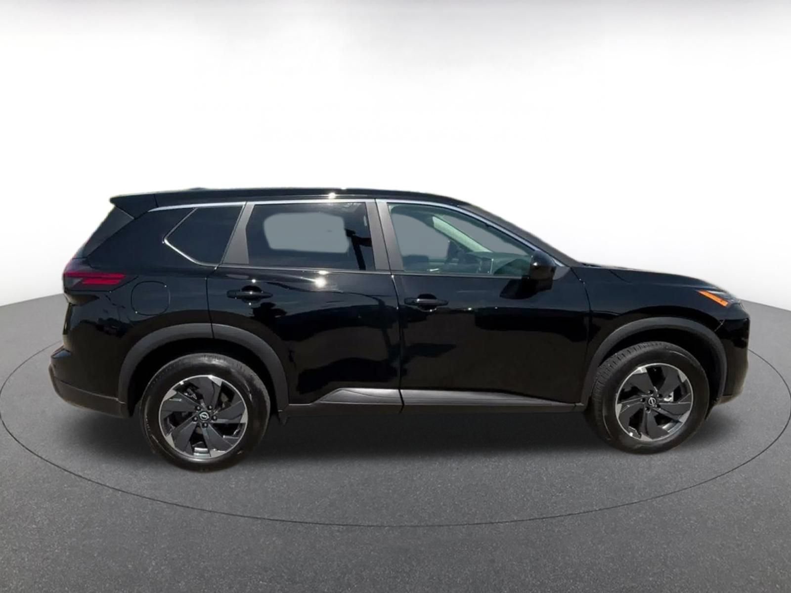 Used 2025 Nissan Rogue SV FWD image 15