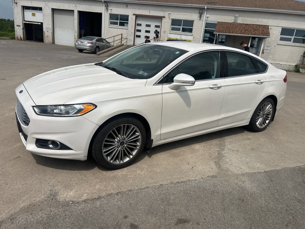 Used 2015 Ford Fusion SE w/ Equipment Group 202A FWD image 3