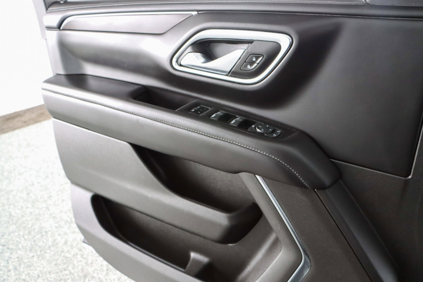 Used 2023 Chevrolet Suburban LT image 24