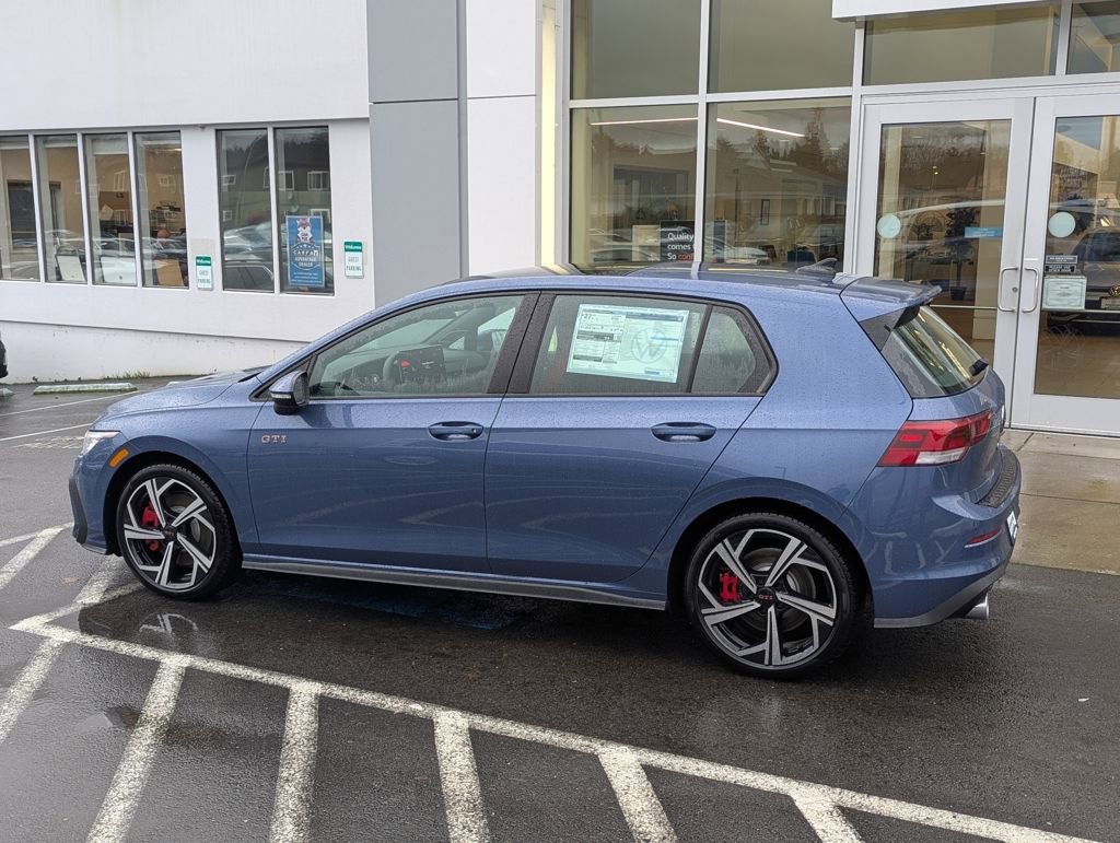 New 2026 Volkswagen GTI SE image 2