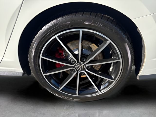 Used 2025 Volkswagen Jetta GLI Autobahn image 10