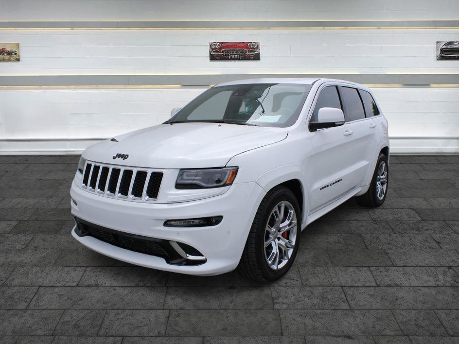 Used 2015 Jeep Grand Cherokee SRT w/ Luxury Group II AWD/4WD image 3