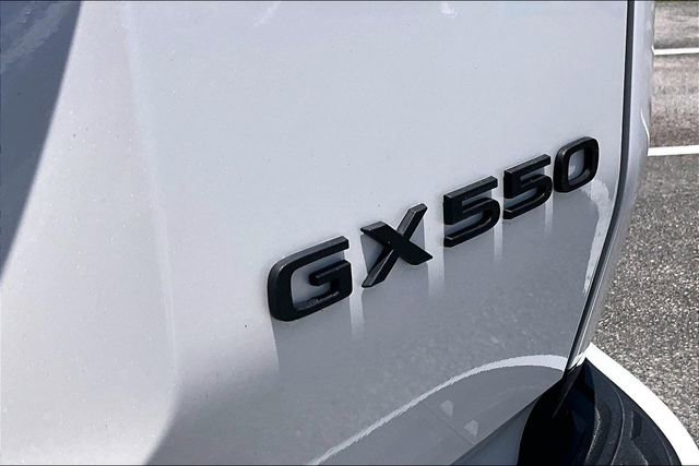 Used 2025 Lexus GX 550 w/ Accessory Package (2T) AWD/4WD image 23