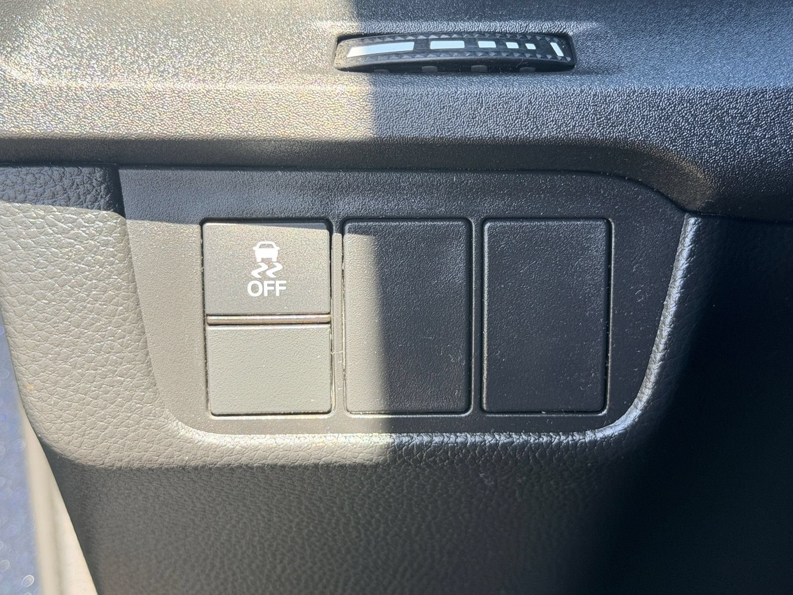 Used 2025 Honda CR-V LX image 21