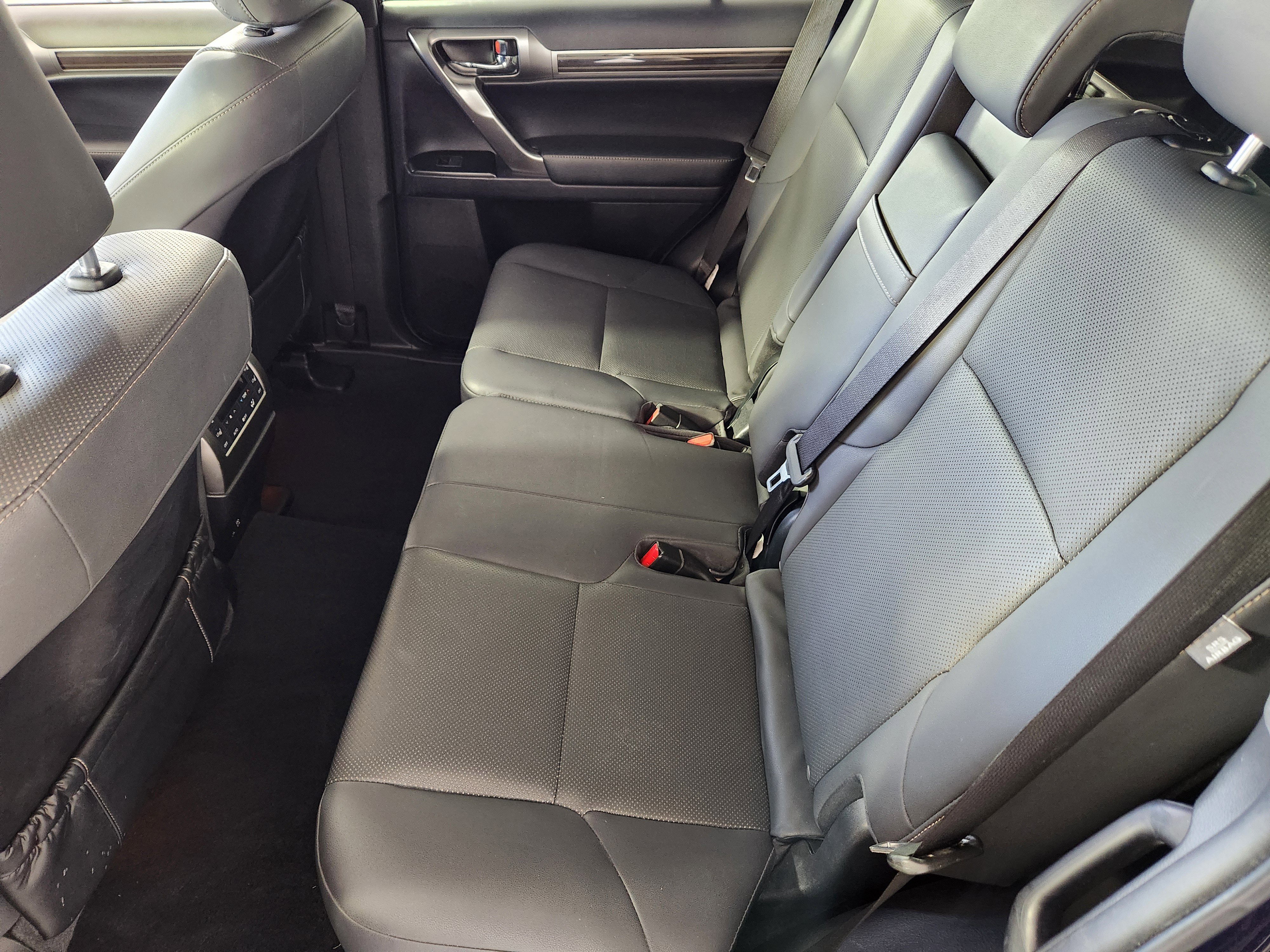 Used 2022 Lexus GX 460 Premium w/ Premium Package image 13