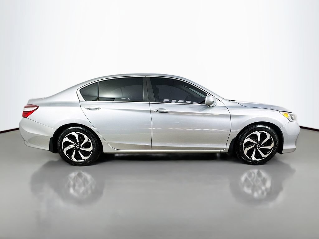 Used 2017 Honda Accord EX image 9