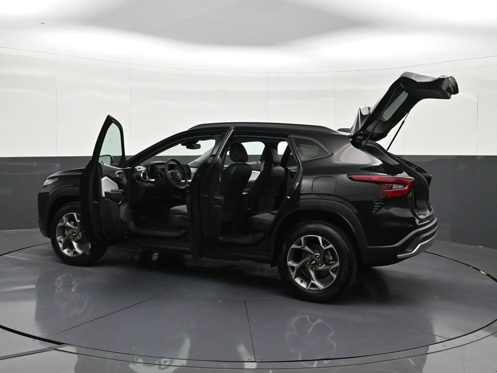 Certified 2026 Chevrolet Trax LT FWD image 41