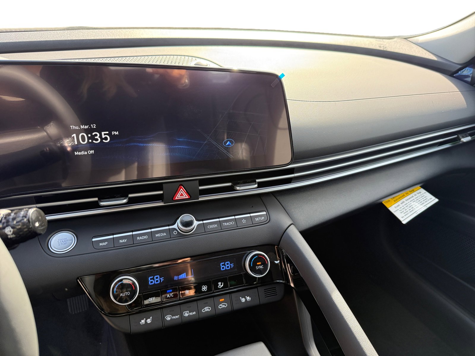 New 2025 Hyundai Elantra Limited image 12