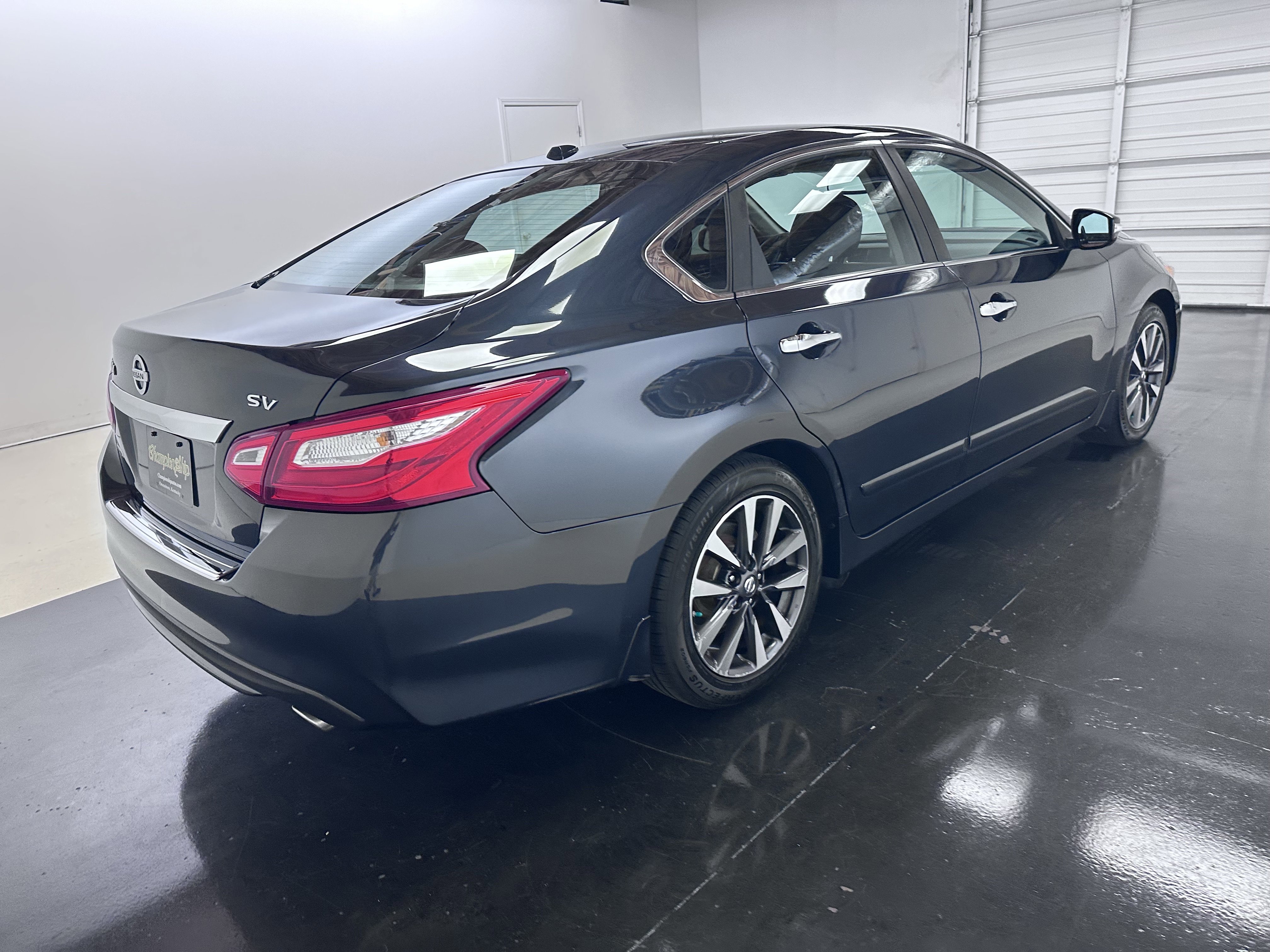 Used 2016 Nissan Altima 2.5 SV w/ Convenience Package FWD image 12