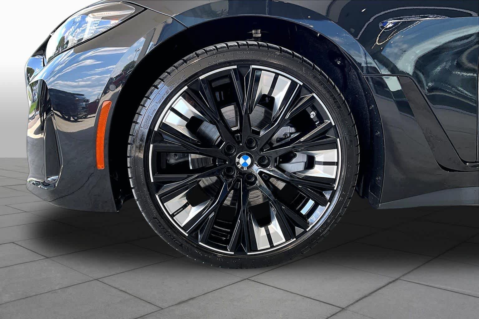Used 2025 BMW 430i w/ Premium Package RWD image 10