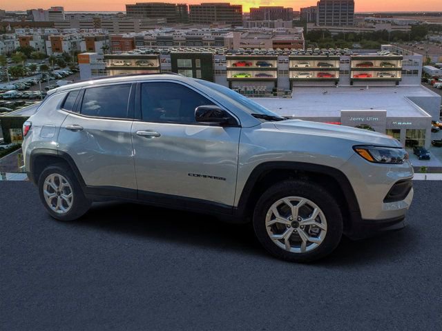 New 2026 Jeep Compass Latitude