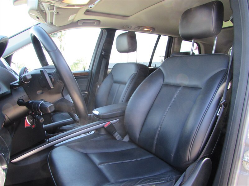 Used 2011 Mercedes-Benz GL 450 4MATIC image 10