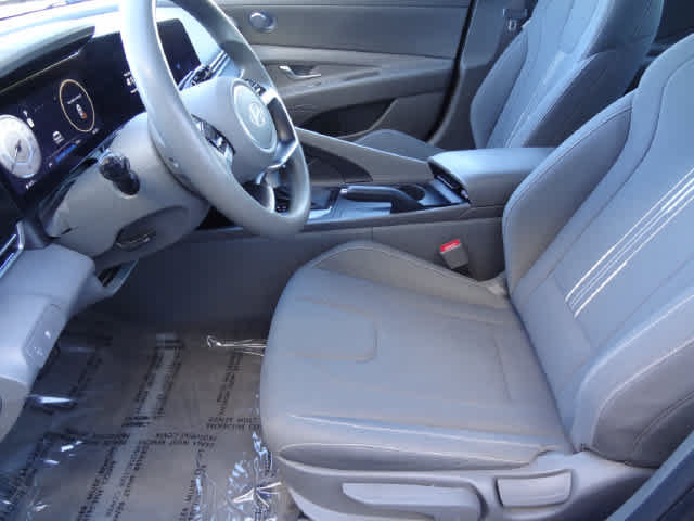 Used 2024 Hyundai Elantra SEL FWD image 6
