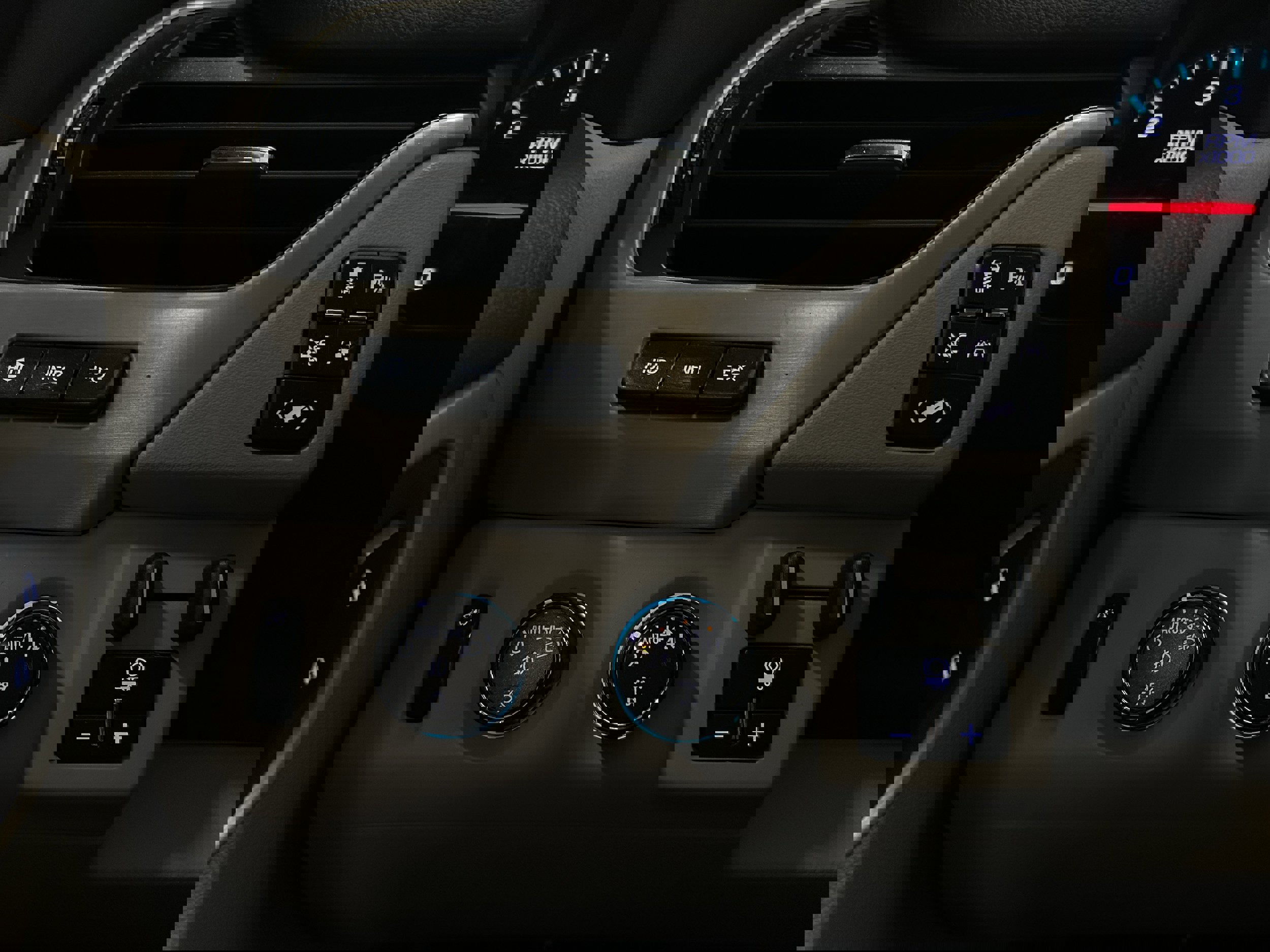 Used 2019 GMC Yukon Denali w/ Denali Ultimate Package image 13