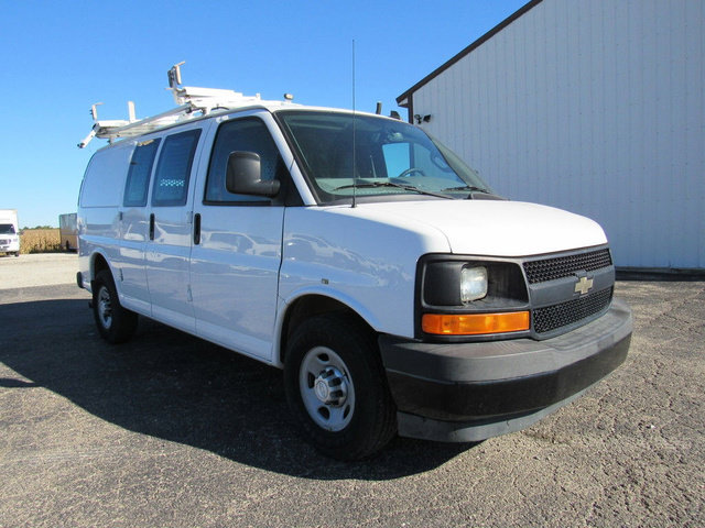 Used 2017 Chevrolet Express 2500 RWD image 8