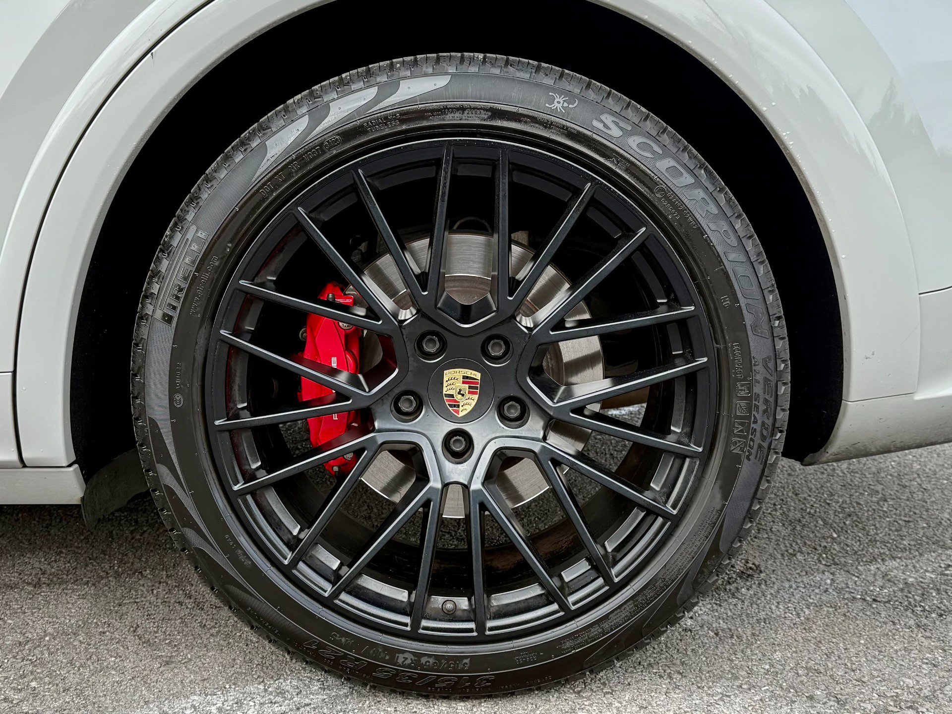 Used 2022 Porsche Cayenne GTS image 65