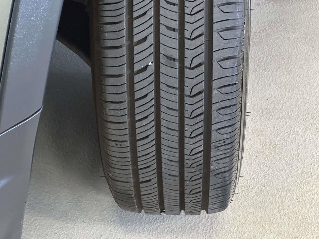 Used 2017 Jeep Compass Sport w/ Cold Weather Group AWD/4WD image 9