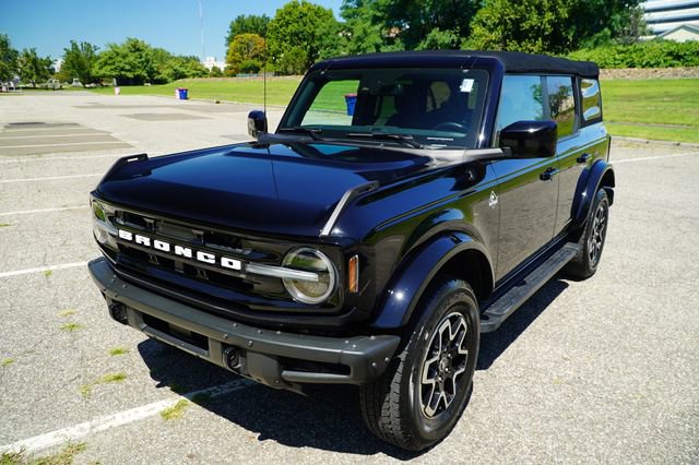 Used 2022 Ford Bronco Outer Banks image 3