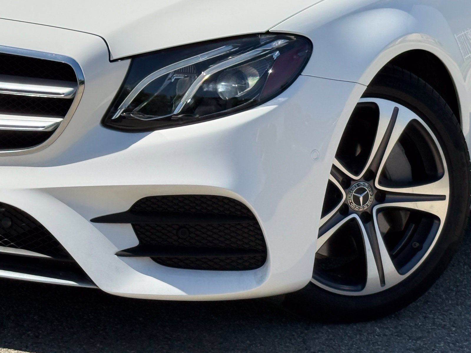 Used 2020 Mercedes-Benz E 350 Sedan image 3