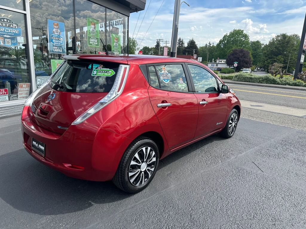 Used 2015 Nissan Leaf S w/ Charge Package FWD image 5