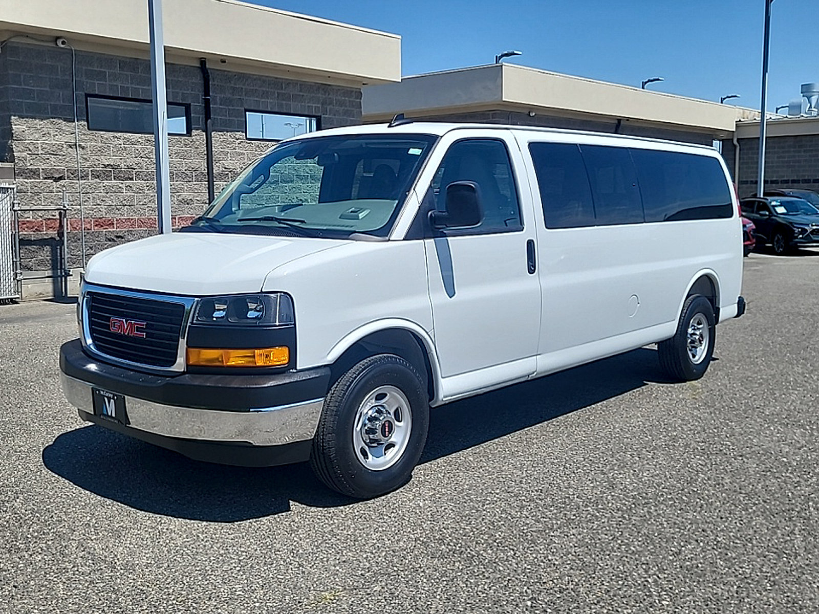 Used 2025 GMC Savana 3500 LT w/ LT Preferred Equipment Group RWD image 3