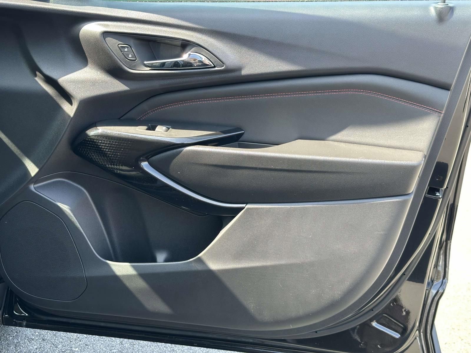 New 2026 Chevrolet Trax RS w/ Sunroof Package FWD image 26