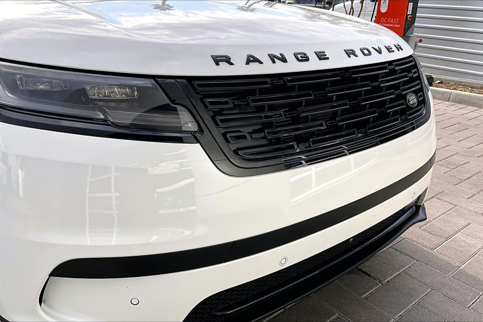 Used 2026 Land Rover Range Rover Velar S AWD/4WD image 29