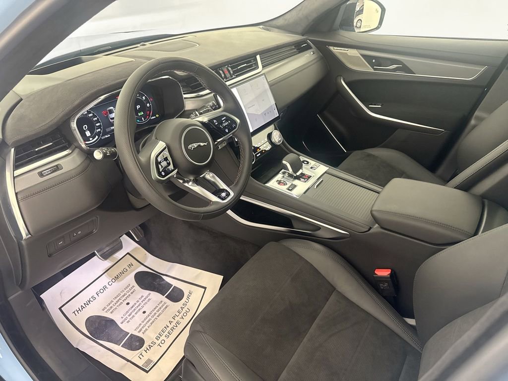 New 2026 Jaguar F-PACE SVR image 9