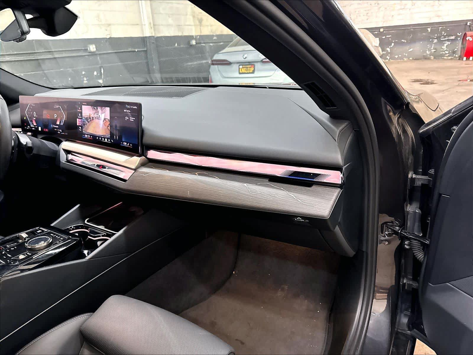 Used 2024 BMW 540i xDrive w/ M Sport Package AWD/4WD image 18