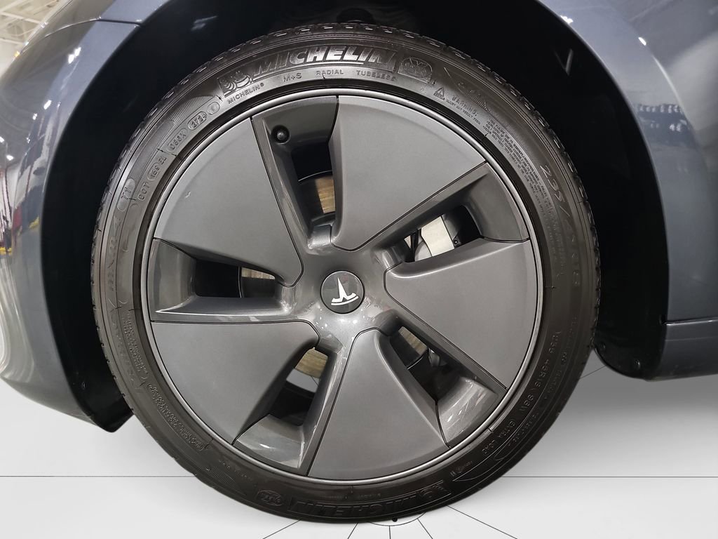 Used 2023 Tesla Model 3 Standard Range image 26