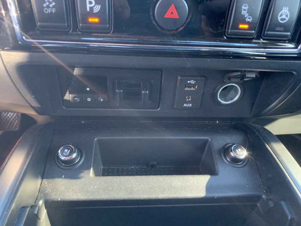 Used 2016 Nissan Titan Platinum Reserve image 24