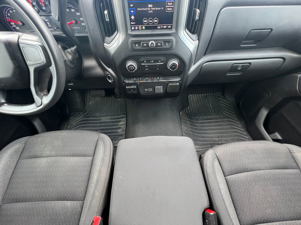Used 2024 Chevrolet Silverado 1500 Custom image 3