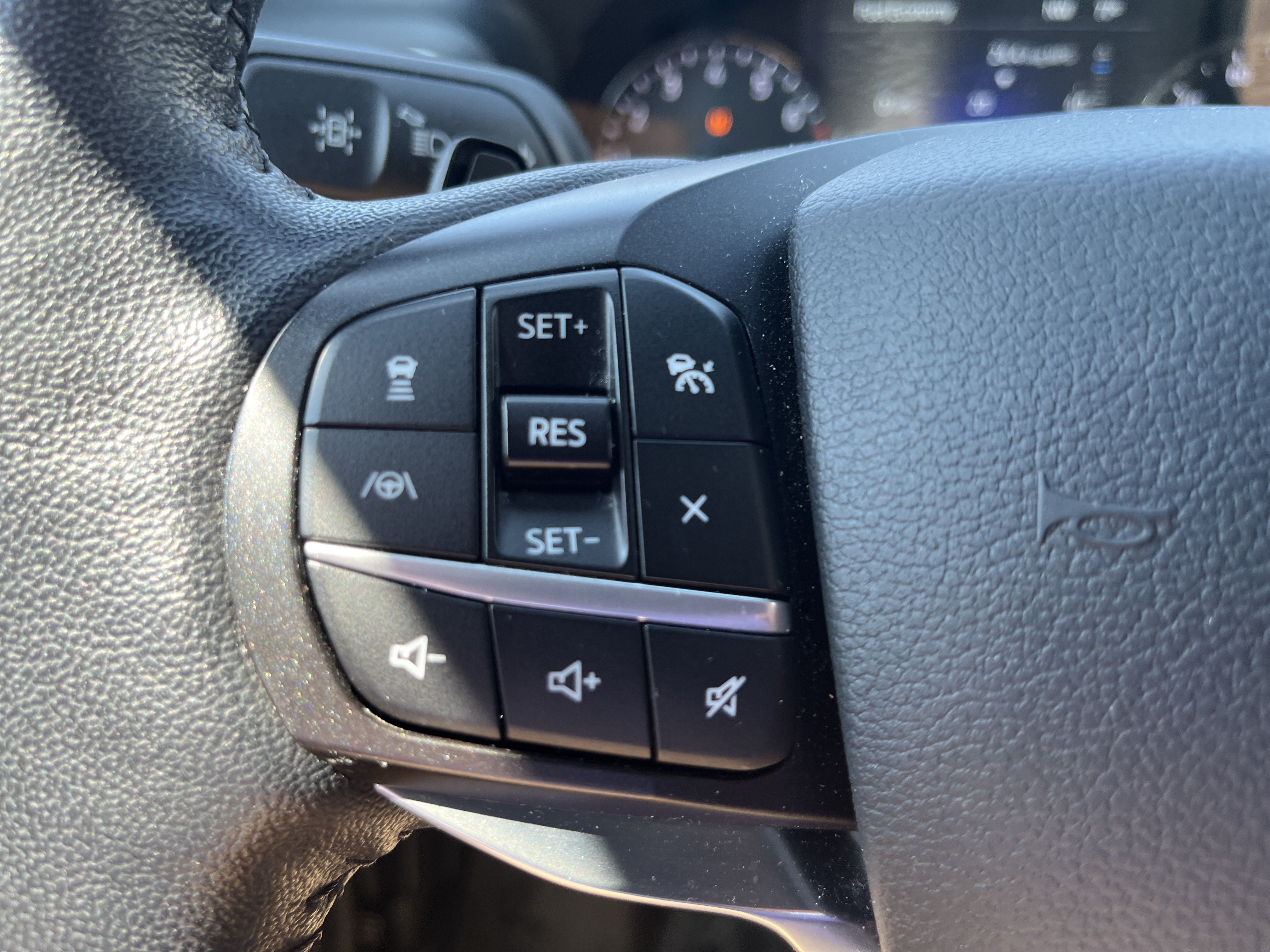 Used 2020 Ford Explorer Limited w/ Class III Trailer Tow Package AWD/4WD image 22