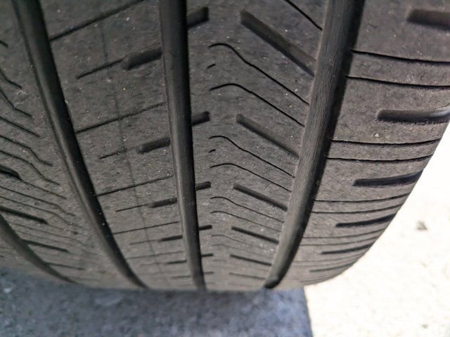 Used 2019 Volvo XC60 T5 Momentum w/ Multimedia Package image 12