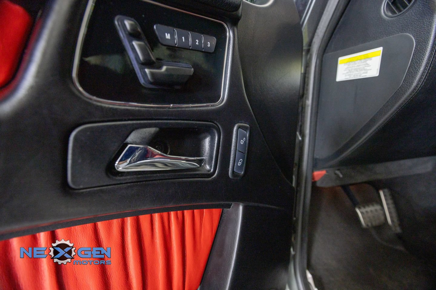 Used 2013 Mercedes-Benz G 63 AMG 4MATIC image 14