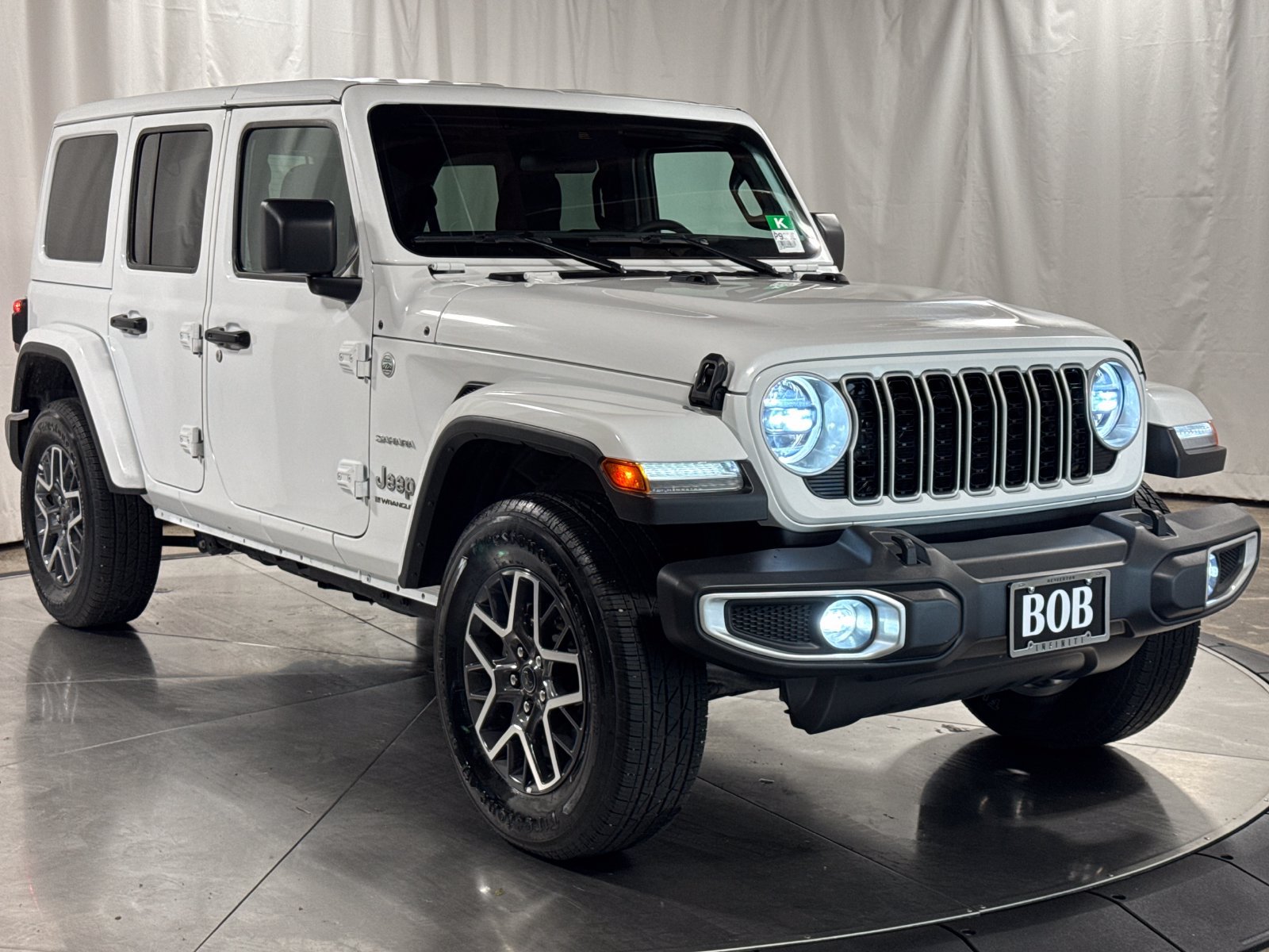 Used 2024 Jeep Wrangler Unlimited Sahara AWD/4WD image 7