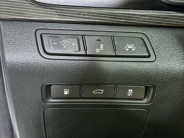 Used 2019 Hyundai Sonata Limited w/ Ultimate Package 04 FWD image 13