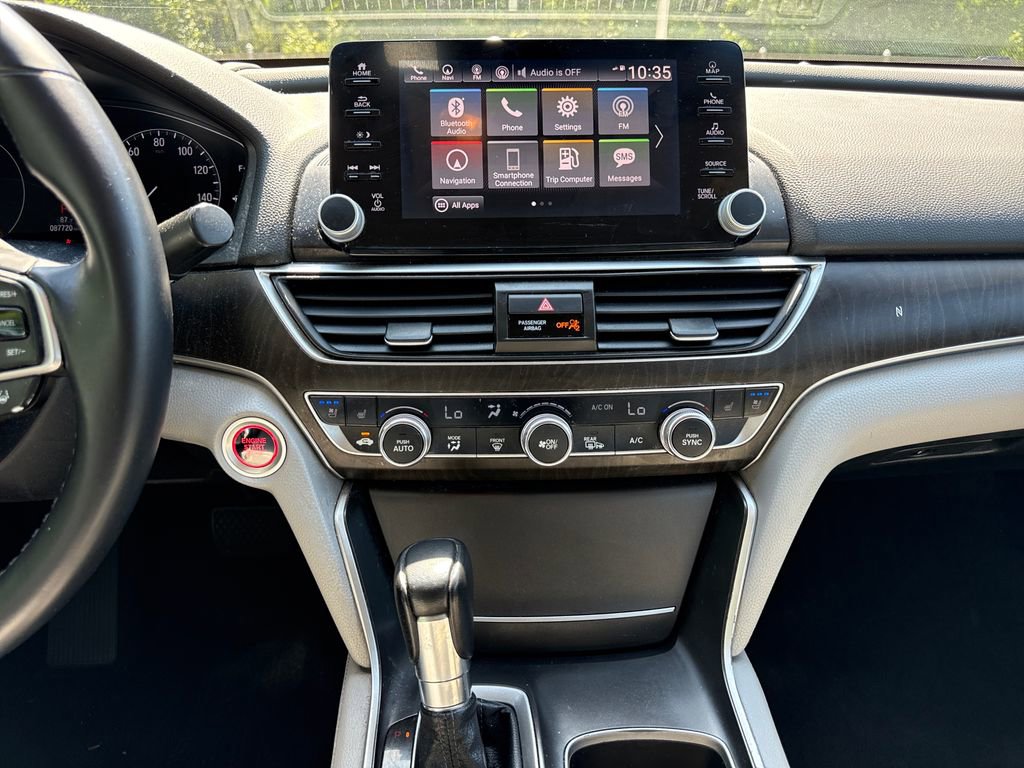 Used 2018 Honda Accord Touring image 18