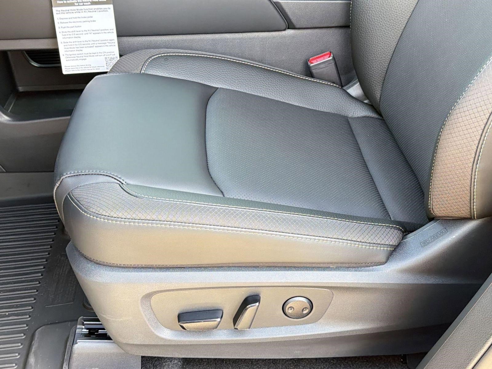 New 2026 Nissan Pathfinder SL image 14