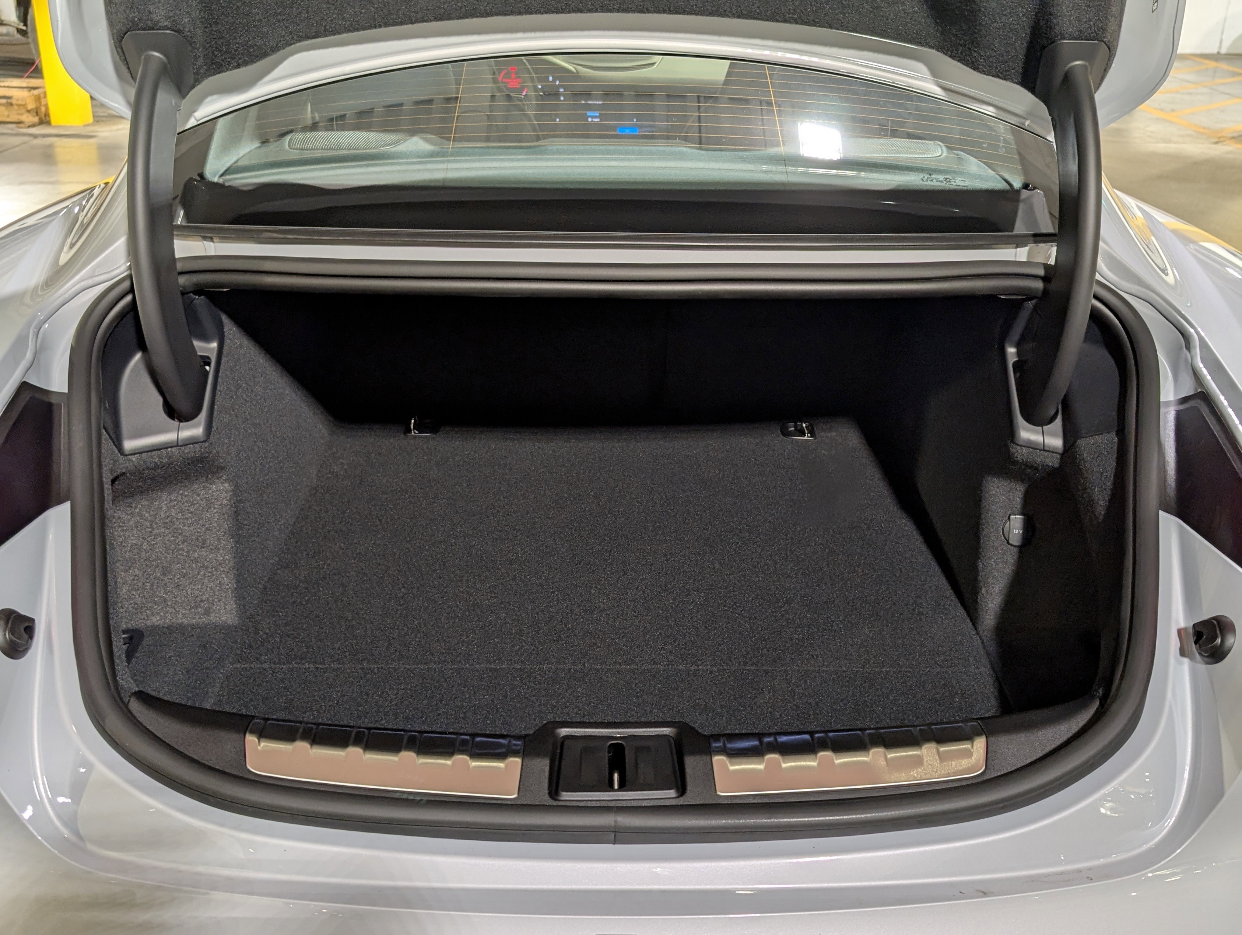 New 2026 Porsche Taycan image 24