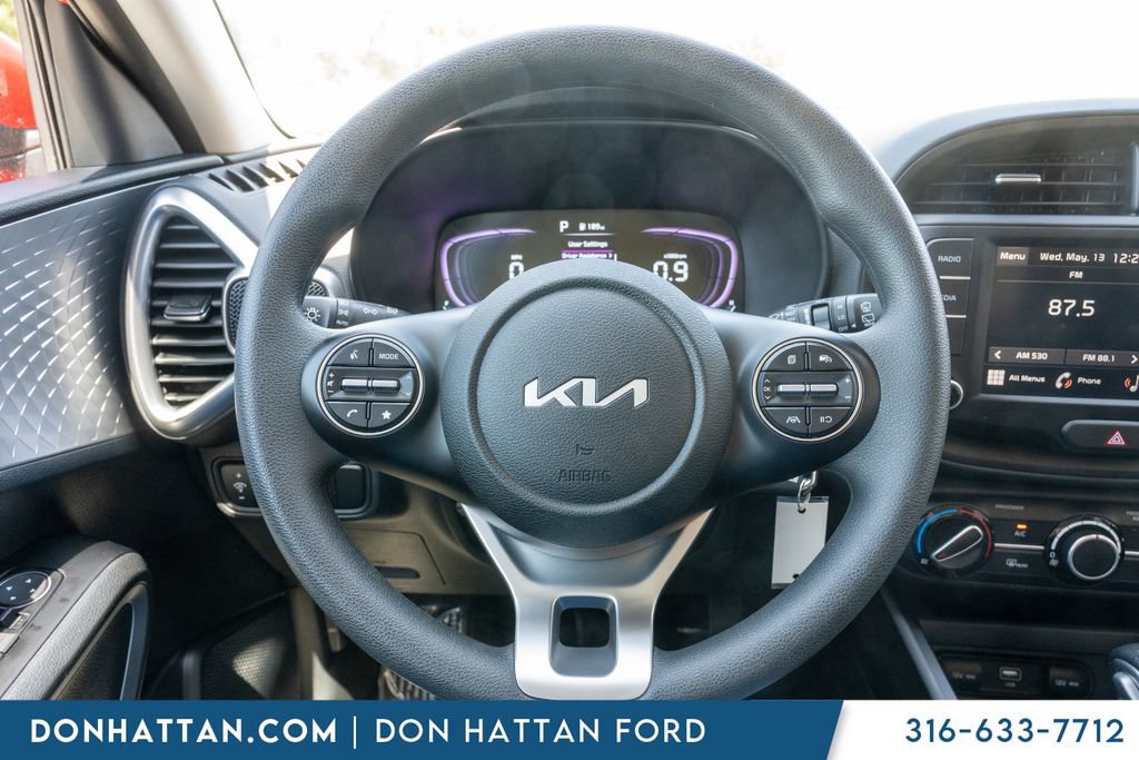 Used 2025 Kia Soul LX FWD image 7