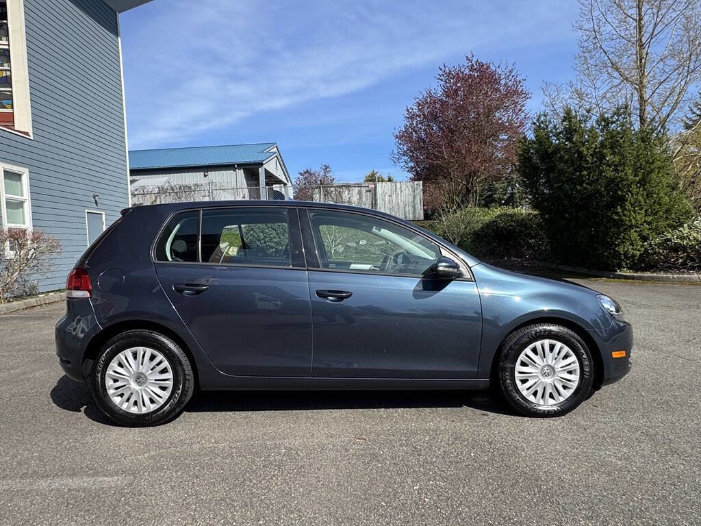 Used 2012 Volkswagen Golf 4-Door image 2