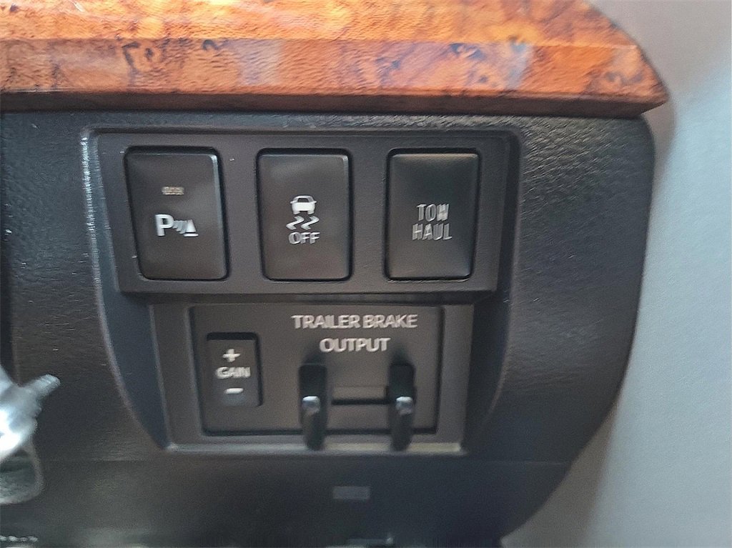 Used 2018 Toyota Tundra SR5 image 17