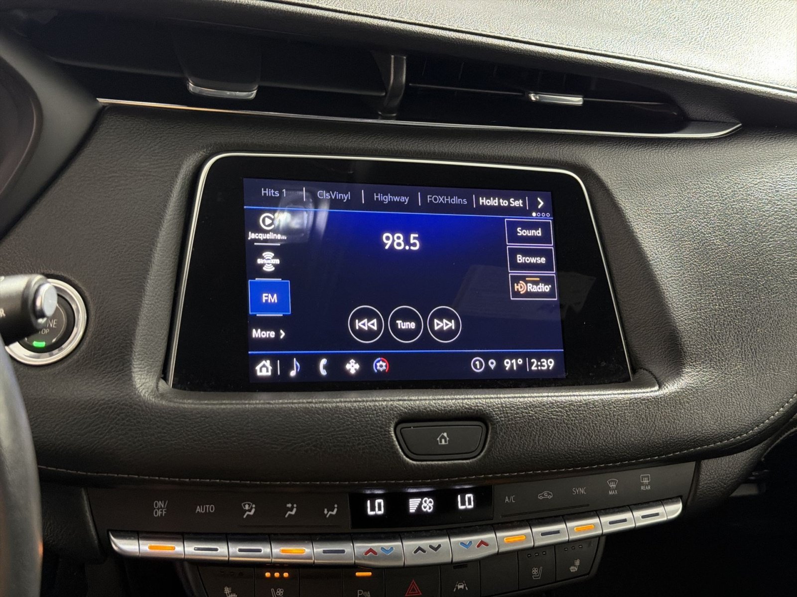 Used 2023 Cadillac XT4 Premium Luxury w/ Technology Package AWD/4WD image 18