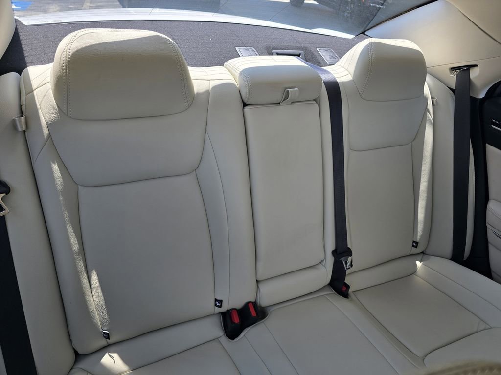 Used 2023 Chrysler 300 Touring w/ Sport Appearance Package image 27