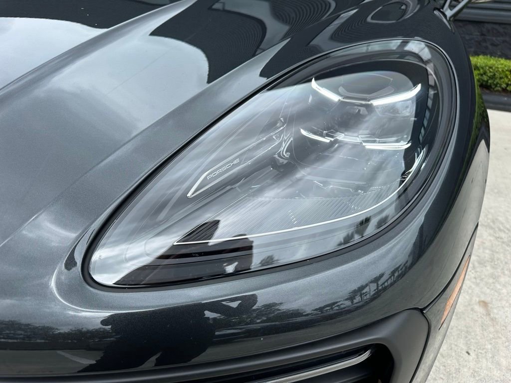 Certified 2025 Porsche Macan image 13