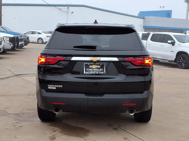 Used 2023 Chevrolet Traverse LS image 5
