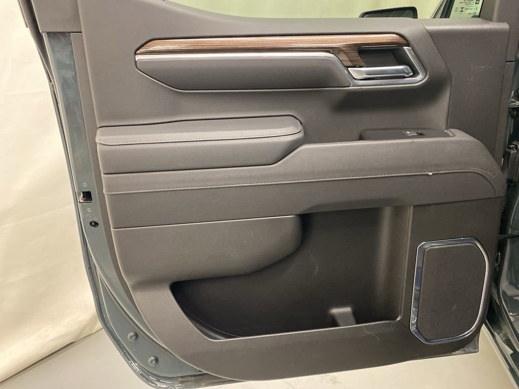 Used 2025 Chevrolet Silverado 1500 LT image 12